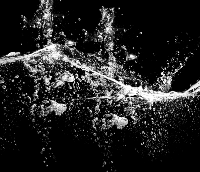 多參數(shù)水質(zhì)測(cè)定儀兼具智能數(shù)據(jù)分析功能，應(yīng)用更靈活